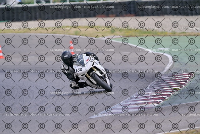 26bt05-1893 | markuskiefer.com - Realisiert mit Pictrs.com