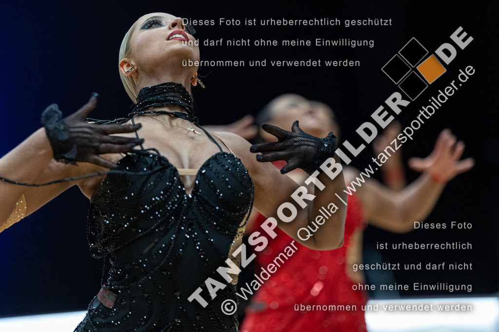 20240113-00351 | Hier finden Sie Tanz Bilder vom Latein und Standard Formationen tanzen. Sportbilder vom Tanzsport. Schöne Fotos und von Weltmeisterschaft, Europameisterschaft, Bundesliga, Regionalliga, Oberliga und Landesliga sowie von GOC Stuttgart, DanceComp, WM Bremen