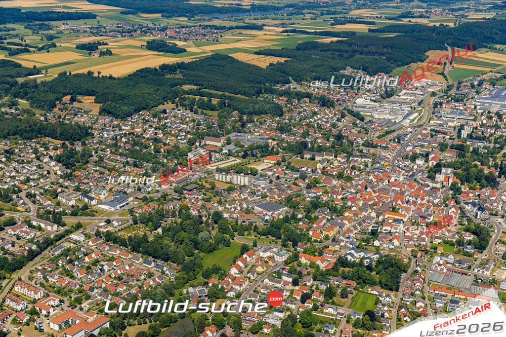 Das Luftbild der Stadt Krumbach wurde 2022 vom Flugzeug heraus erstellt (keine Drohnen-Aufnahmen) Aufnahmehöhe ca.450 Meter- hohe Bildauflösung und Druck-Qualität. Garantiert!
