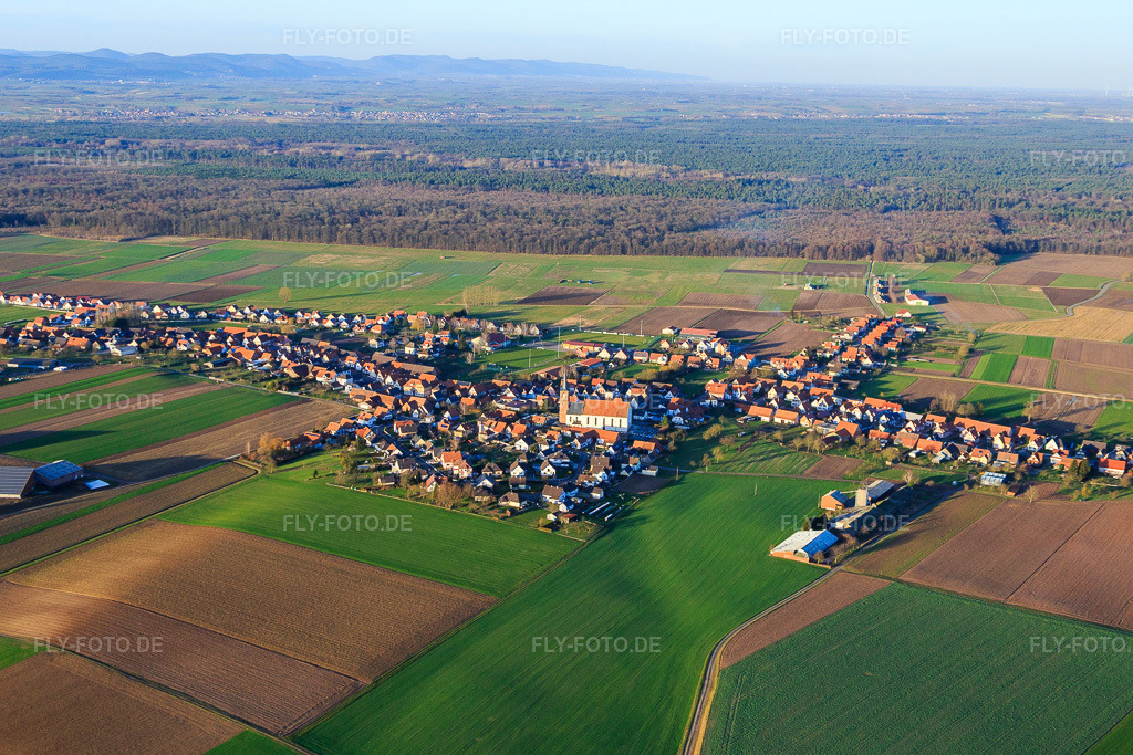 Luftbild: dorfübersicht aus Süden in Schleithal im Bundesland Bas-Rhin in Frankreich. – Foto: IMG_086005.jpg vom 06.02.2016 durch Werner Riehm/FLY-FOTO.de – Auflösung des Originals: 5147 x 3431 px