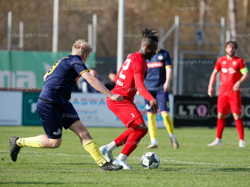 A_LUI_05052025_31 | SPORT,FUSSBALL LL.OST 05.04.2025 IM BILD: EMMANUEL EZIEKWE  (OEDT1B)- ALEXANDER ECKER (PUTZLEINSDORF) FOTO:  FOTOLUI