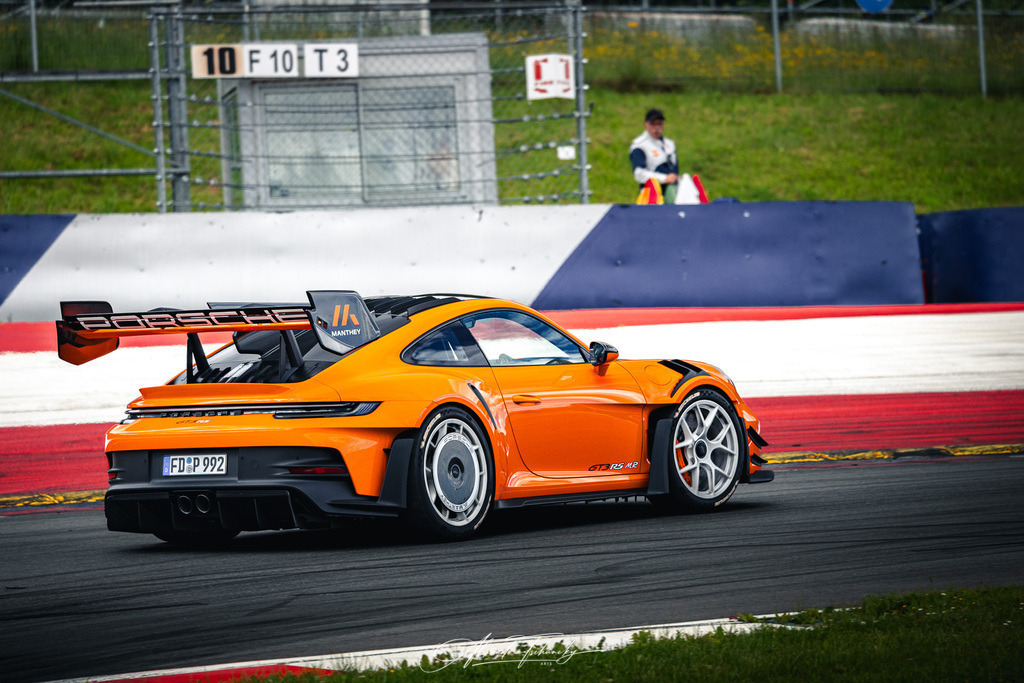 R6PZ2228 _Alexander Tschuncky | Entdecken Sie die faszinierende Welt von Alexander Tschuncky Arts: Kreative Fotografie, atemberaubende Automobilkunst und hochwertiger Bilderdruck. Lassen Sie sich inspirieren! - Realisiert mit Pictrs.com
