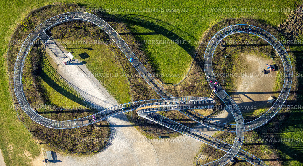 Duisburg240303484 | Luftbild, Tiger and Turtle - Magic Mountain Sehenswürdigkeit, Heinrich-Hildebrand-Höhe, Großskulptur und  Kunstwerk von Heike Mutter und Ulrich Genth, Wanheim-Angerhausen, Duisburg, Ruhrgebiet, Nordrhein-Westfalen, Deutschland, Duisburg-S