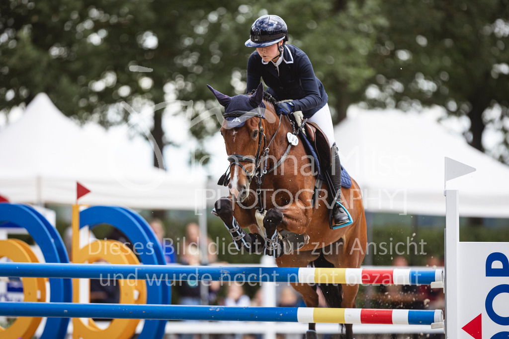 240616_Lemwerder_M2-Springen-545 | Deine schönsten Turniermomente als professionelle Fotos! Entdecke hochwertige Pferdesport-Fotografie im Online-Shop. Jetzt Fotos finden & bestellen!