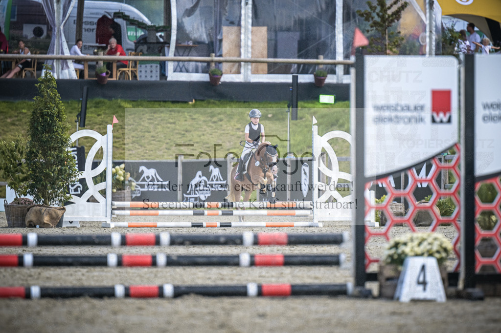 DOS_0752 | Entdecke hochwertige Reitturnierfotos von Foto Oger. Professionell, emotional und authentisch – jetzt Lieblingsmomente im Shop bestellen. - Realisiert mit Pictrs.com