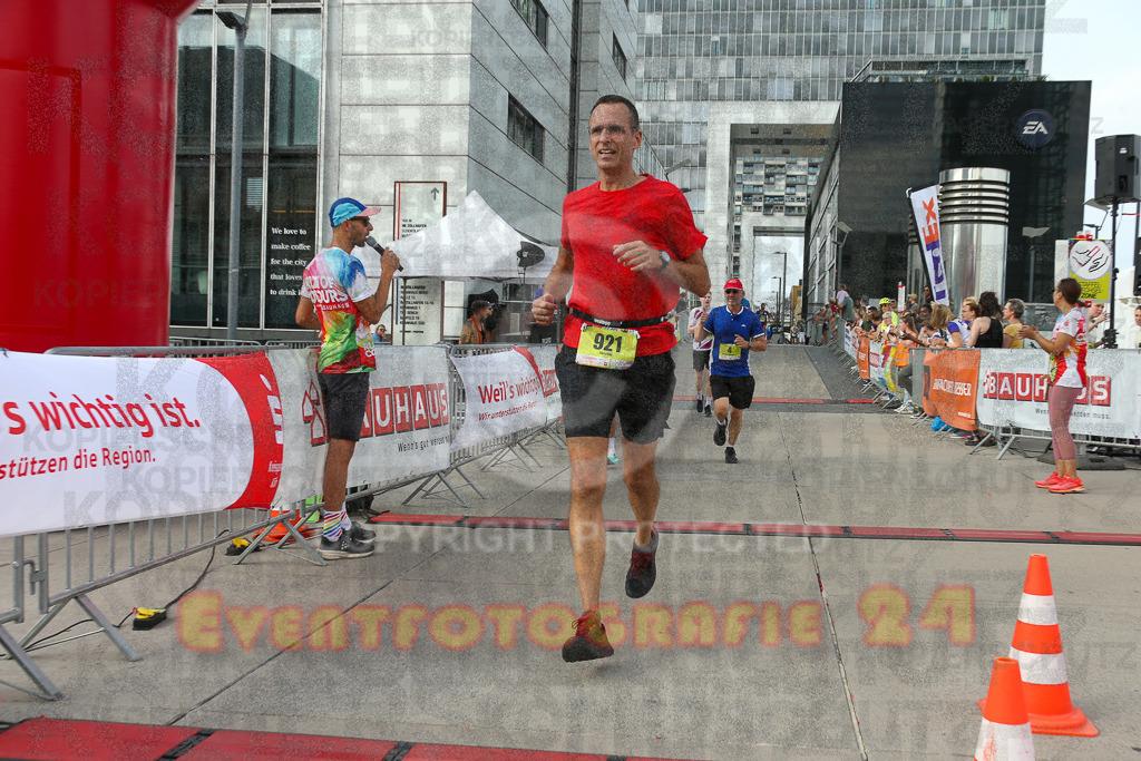 250920_1531_EX1_9774 | Sportfotografie im Rhein-Sieg Kreis, Köln, Bonn, NRW, Rheinland Pfalz, Hessen, etc. Unser Tätigkeitsfeld umfasst den Laufsport vom Volkslauf über den Marathon, Duathlon, Triathon bis zum Ultralauf wie Kölnpfad Ultra oder Schindertrail.
