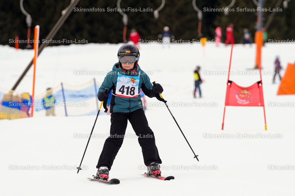 SRF_02.01.2026_0686 | Skirennfotos,Serfaus,Fiss,Ladis,Kinderskirennen,Winter,Tirol,Oberland,skirace,SFL,feelfree,weil wir's genießen,ski,Ski,skifahren,Sonnenplateau, - Realisiert mit Pictrs.com