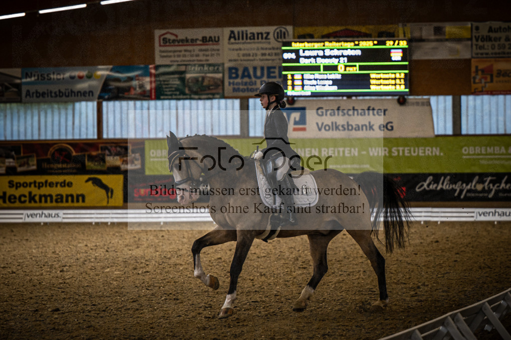 DOS_4140 | Entdecke hochwertige Reitturnierfotos von Foto Oger. Professionell, emotional und authentisch – jetzt Lieblingsmomente im Shop bestellen.Deutschlandweite Turnierfotografie. - Realisiert mit Pictrs.com