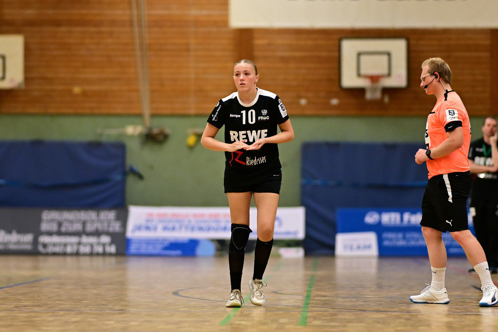 Handball I Frauen I Saison 2025-2026 I 3. Liga Nord I 1. Spieltag I SV Henstedt-Ulzburg - TSV Altenholz | Der Sportfotograf. - Realisiert mit Pictrs.com