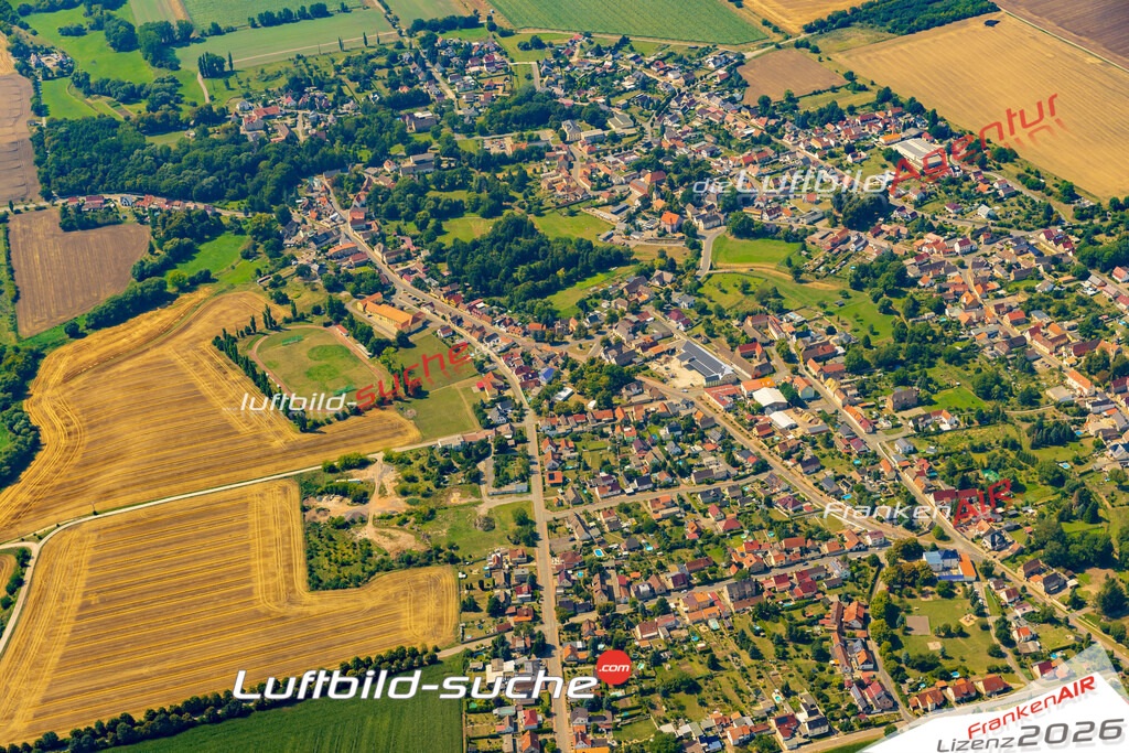 Stadt Obhausen von Oben- Die Luftaufnahme wurde 2025 vom UL-Flugzeug heraus erstellt ( keine Drohnenaufnahme ) - Hochauflösende Luftaufnahme - für Wandbilder und großformatige Ausdrucke geeignet. Das besondere Geschenk!Hier alle&nbsp;Infos zur Lizenzierung der LuftaufnahmeWir fliegen auch dieses Jahr wieder in Ihre Region um Luftbilder zu erstellen.- Luftbild anfragen