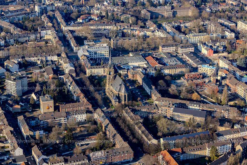 Luftbilder Krefeld-7313 | Luftbildfotografie Kirchengebäude der " St. Elisabeth Kirche " am Viktoriaplatz - Realisiert mit Pictrs.com