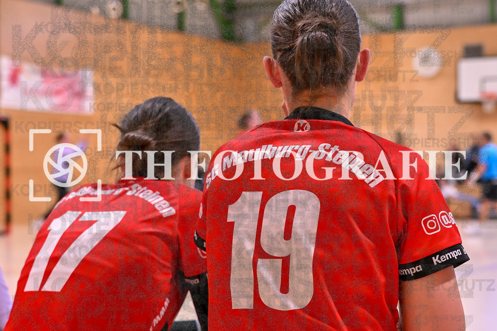 GER, SG Maulburg/Steinen - HB Kinzigtal, Handball, Suedbadenliga, 22. Spieltag, Saison 2023/2024, 27.04.2024 | Davina Schmidt (SG Maulburg/Steinen, #17), Elisa Geiss (SG Maulburg/Steinen, #19)

GER, SG Maulburg/Steinen - HB Kinzigtal, Handball, Suedbadenliga, 22. Spieltag, Saison 2023/2024, 27.04.2024

Foto: TH Fotografie/Thomas Hess