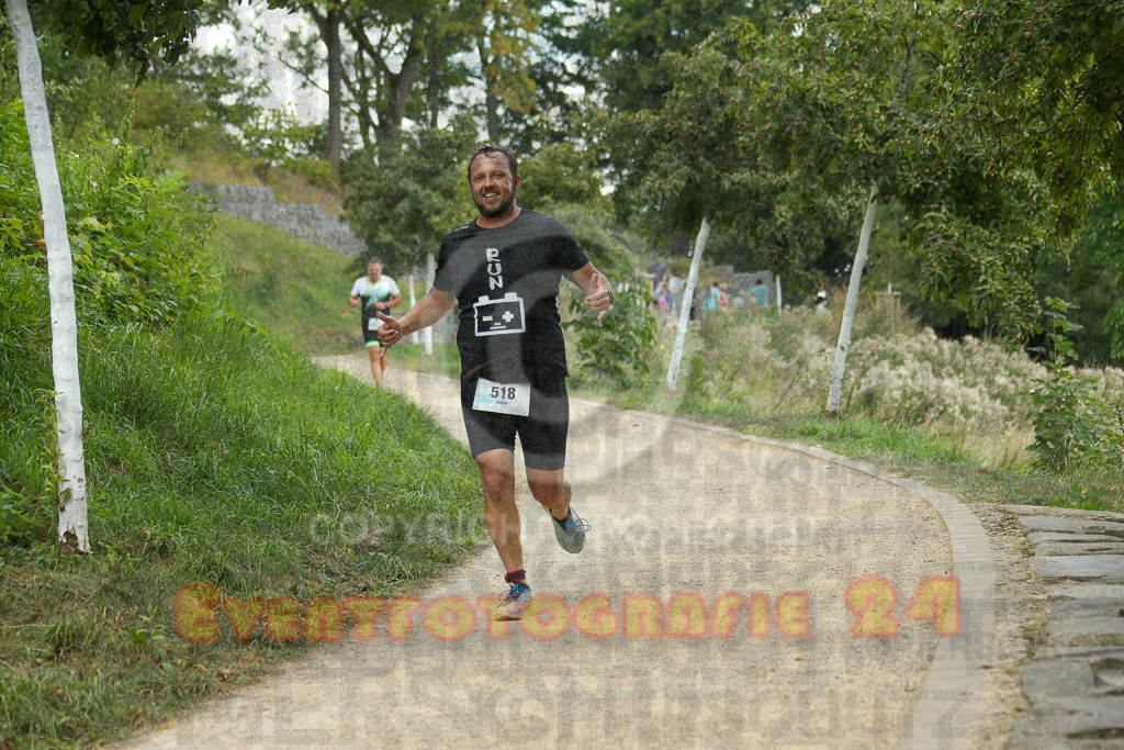 250824_1355_EX1_4262 | Sportfotografie im Rhein-Sieg Kreis, Köln, Bonn, NRW, Rheinland Pfalz, Hessen, etc. Unser Tätigkeitsfeld umfasst den Laufsport vom Volkslauf über den Marathon, Duathlon, Triathon bis zum Ultralauf wie Kölnpfad Ultra oder Schindertrail.