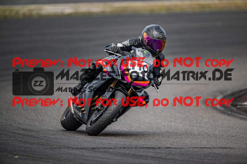 MaZZes_FotoMatrix_230719_2439 | GRUEN