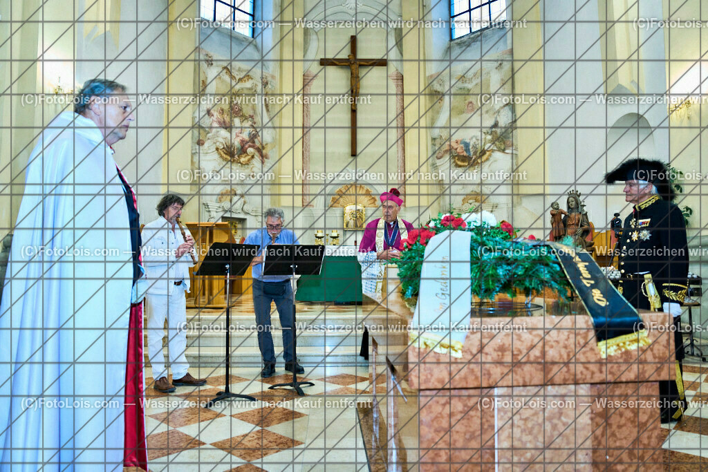 ALP3754_Jeanne de Ferrette_Kranzniederlegung_Johanna von Pfirt | (C)FotoLois.com, Alois Spandl, 700stes Hochzeitsjubiläum - Albrecht II. mit Johanna von Pfirt in Thann (FR) im März 2024. Empfang des Organistionskommitees aus der Region Ferrette (Pfirt)/Thann aus dem Elsass mit Empfang durch die Stadtgemeinde und Bezirkshauptmannschaft Scheibbs im Schloss Scheibbs und anschließender Kranzniederlegung in der Kartausenkirche über der Krypta des Gründerehepaares durch Mitglieder des Templer Ordens im Beisein von Mitgliedern der Goldhaubengruppen, Fr 22. September 2023.