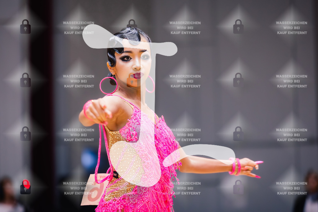 GOC 2025 - WDSF Solo Junior II Latin Female - 2025-08-21-8075 | Webshop for digital downloads and prints of dance sport, event & show photographer Julian Link - Realisiert mit Pictrs.com