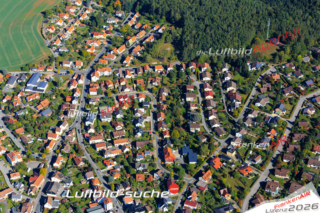 Die Luftaufnahme Scheuerfeld - Coburg wurde vom UL-Flugzeug (keine Drohne) aus fotografiert.Hohe Druck- Auflösung-die Geschenkidee!