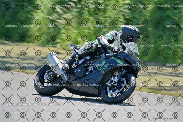26BT01-0939 | 122 - Realisiert mit Pictrs.com