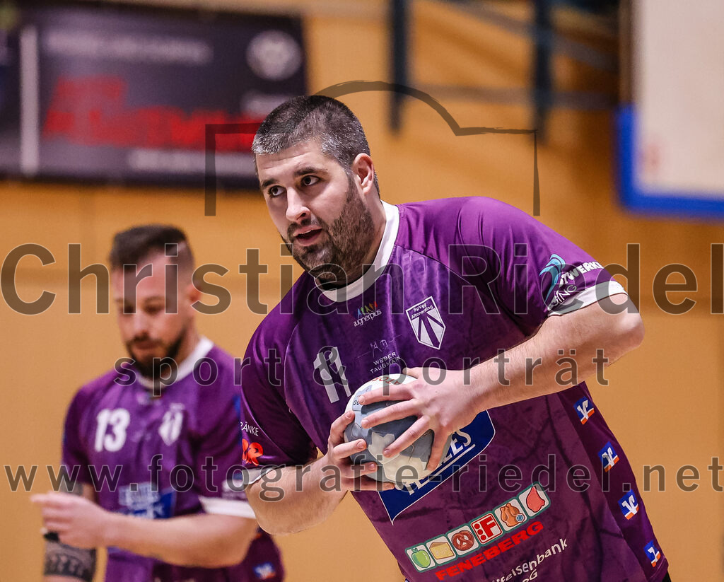 2024-11-09_011_SpVgg_Altenerding_gegen_TV_Altoetting | Erding, Deutschland, 09.11.2024:Handball, Bezirksoberliga Männer 2024 / 2025, 6. Spieltag, SpVgg Altenerding gegen TV Altötting, Endergebnis: 26:22Christian Loris (SpVgg Altenerding, #11)Foto: Christian Riedel / fotografie-riedel.net
