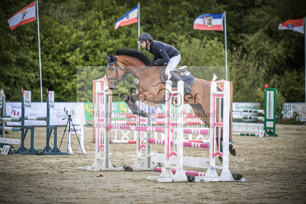 DOS_5095 | Entdecke hochwertige Reitturnierfotos von Foto Oger. Professionell, emotional und authentisch – jetzt Lieblingsmomente im Shop bestellen.Deutschlandweite Turnierfotografie. - Realisiert mit Pictrs.com