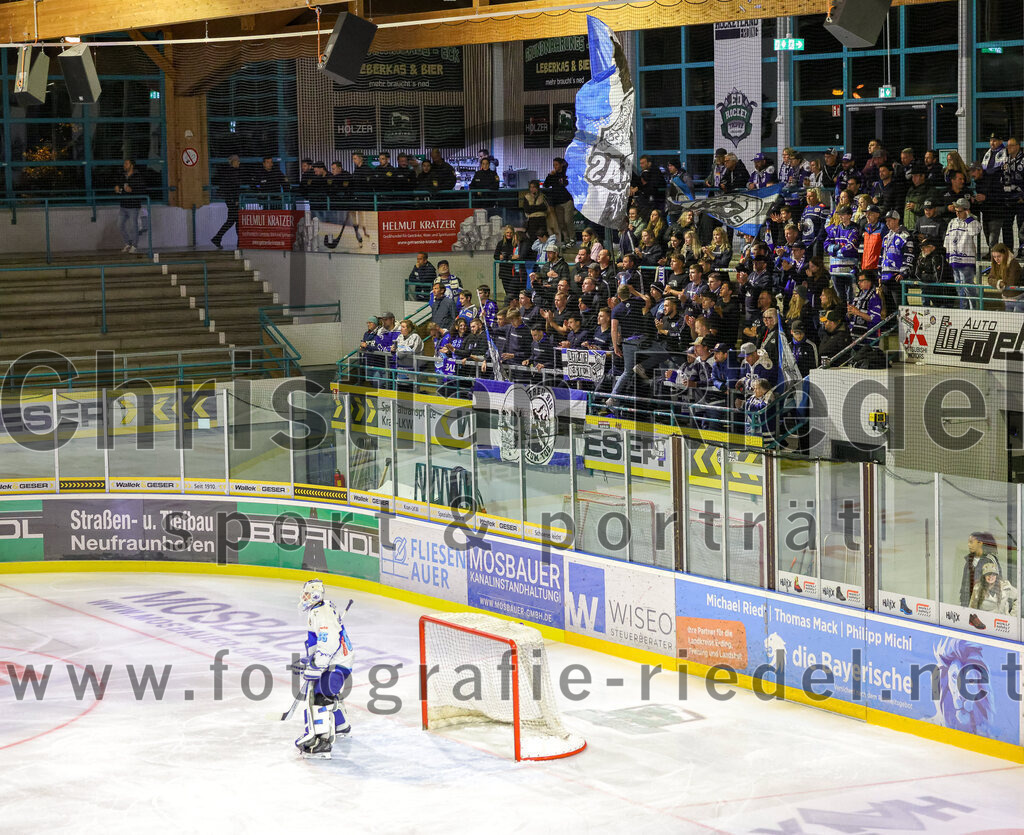 2025-09-26_082_TSV_Erding_gegen_SC_Riessersee | Erding, Deutschland, 26.09.2025:Eishockey, Oberliga Süd 2025 / 2026, 3. Spieltag, TSV Erding gegen SC Riessersee, Endergebnis: 3:5Foto: Christian Riedel / fotografie-riedel.net