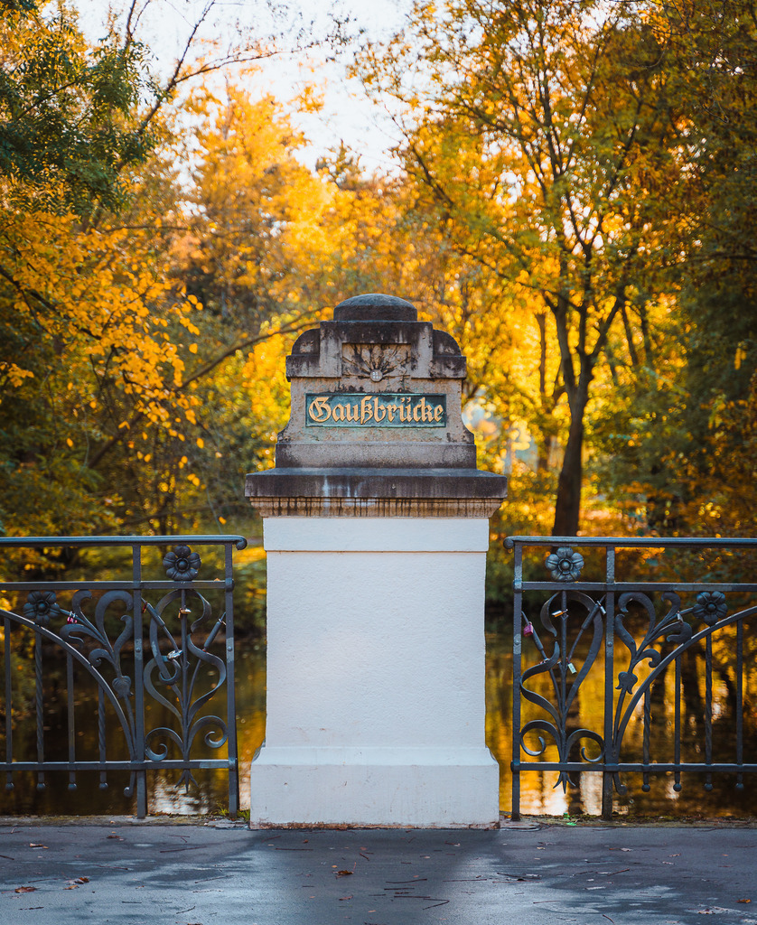 20241026-Friederike-Fuchs-1-3 | Entdecke exklusive Fotokunst aus Braunschweig: Bildband, Leinwände, Postkarten, Kalender, digitale Downloads & Bildlizenzen. Jetzt im offiziellen Beautiful Braunschweig Shop! - Realisiert mit Pictrs.com