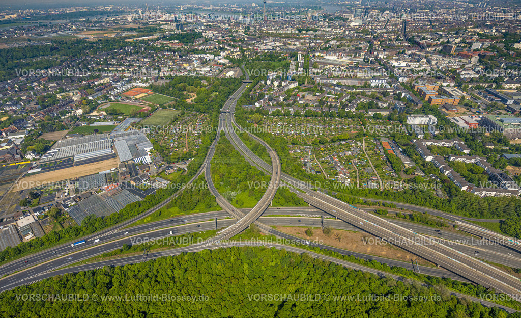 Duesseldorf240501340 | Luftbild, Autobahn A46 Düsseldorf-Bilk und Münchener Straße, am Fleher Wald, KKGV Kleingartenverein, Stadtansicht mit Rheinturm, Flehe, Düsseldorf, Rheinland, Nordrhein-Westfalen, Deutschland