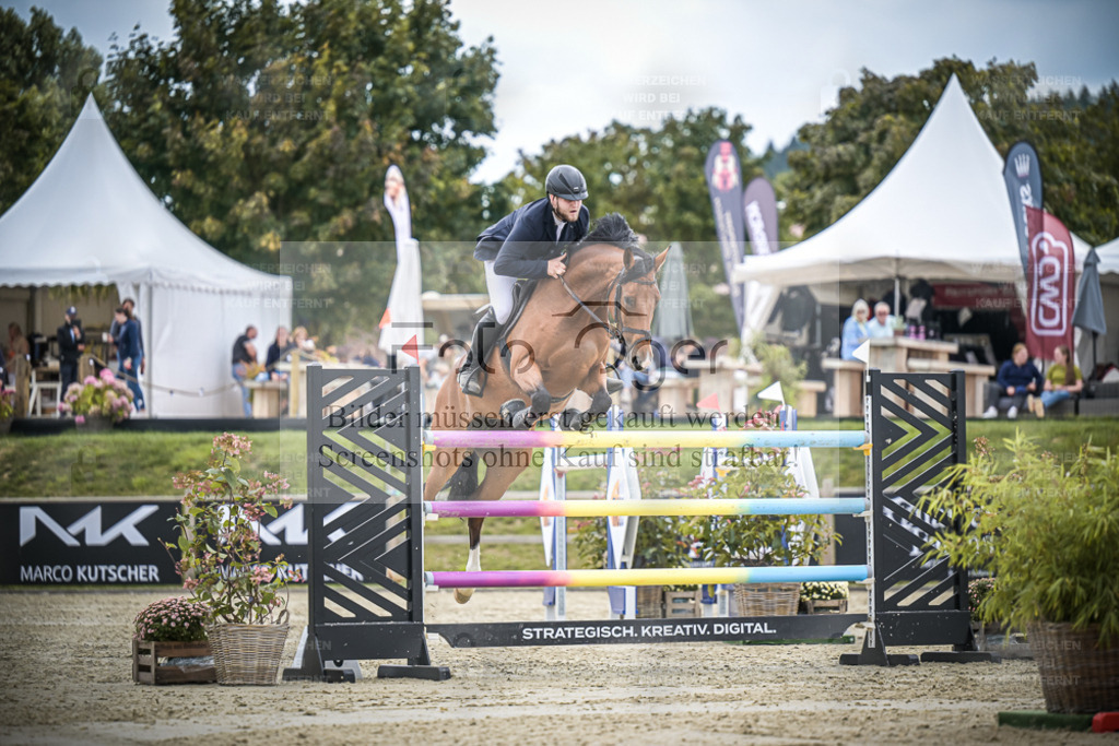 DOS_1980 | Entdecke hochwertige Reitturnierfotos von Foto Oger. Professionell, emotional und authentisch – jetzt Lieblingsmomente im Shop bestellen. - Realisiert mit Pictrs.com