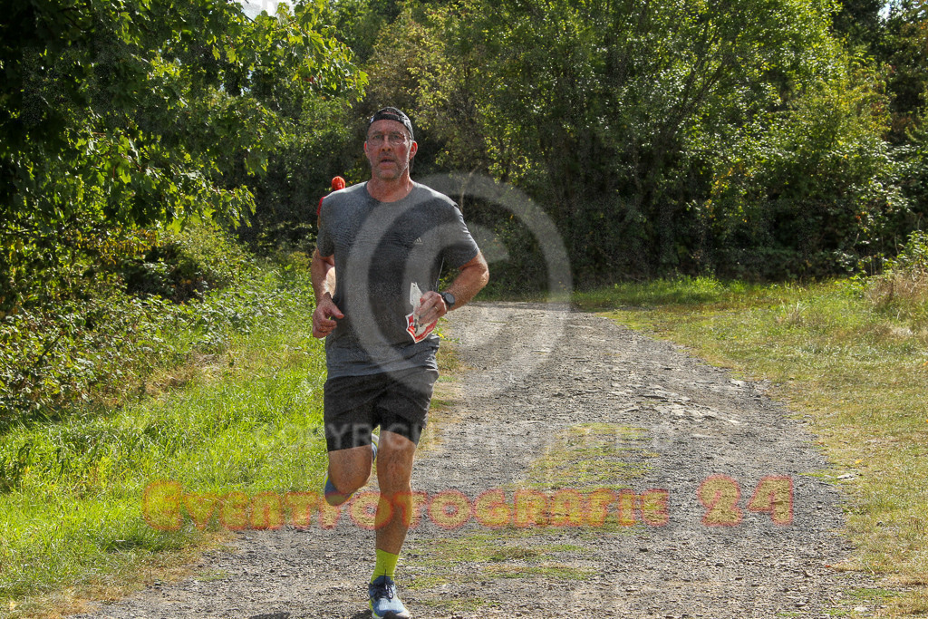 250830_1145_EV4_3632 | Sportfotografie im Rhein-Sieg Kreis, Köln, Bonn, NRW, Rheinland Pfalz, Hessen, etc. Unser Tätigkeitsfeld umfasst den Laufsport vom Volkslauf über den Marathon, Duathlon, Triathon bis zum Ultralauf wie Kölnpfad Ultra oder Schindertrail.