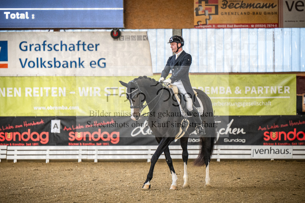 DOS_2681 | Entdecke hochwertige Reitturnierfotos von Foto Oger. Professionell, emotional und authentisch – jetzt Lieblingsmomente im Shop bestellen.Deutschlandweite Turnierfotografie. - Realisiert mit Pictrs.com