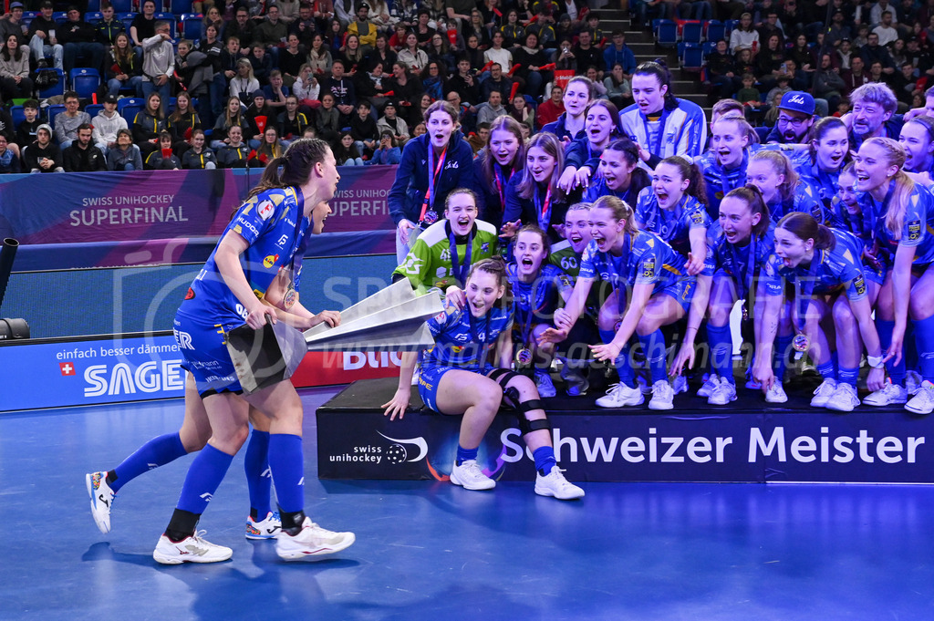 Kloten-Dietlikon Jets vs Skorpion Emmental Zollbrück - 15. April 2023 | 15.04.2023, Kloten, stimo arena, Swiss Unihockey Superfinal Frauen: Kloten-Dietlikon Jets - UHV Skorpion Emmental, Die Kloten-Dietlikon Jets sind Schweizer Meister 2022/23. - Realisiert mit Pictrs.com