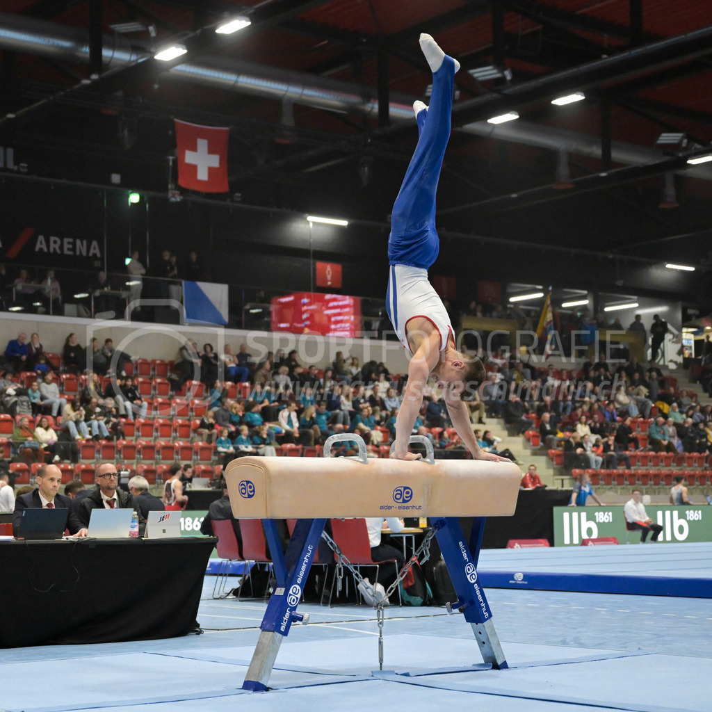 Schweizer Meisterschaften Kunstturnen Mannschaften Männer (B) - 22. November 2025 | Schweizer Meisterschaften Kunstturnen Mannschaften Männer (B)AXA Arena, WinterthurBild: Sportfotografie Markus Aeschimann | www.markus-aeschimann.ch - Realisiert mit Pictrs.com