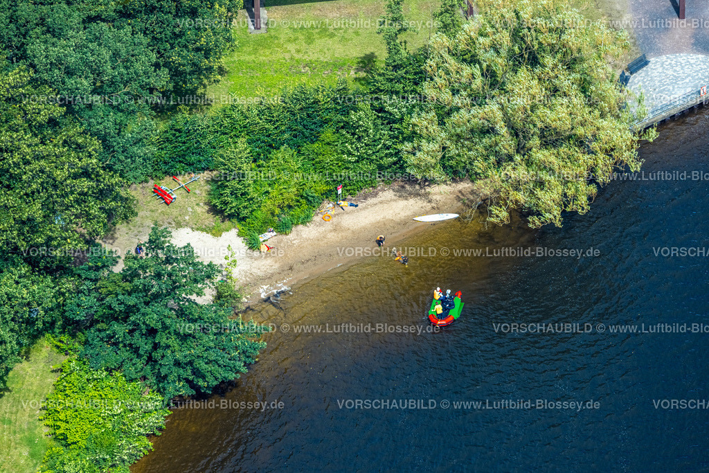 Duisburg240703776-Sued | Luftbild, Duisburg-Süd, Rettungsübung am Strand mit Boot und Hund am Wolfssee, Wedau, Duisburg, Ruhrgebiet, Nordrhein-Westfalen, Deutschland