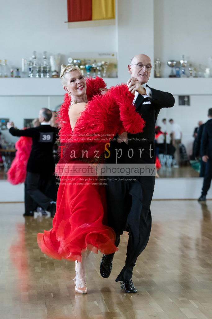 20240525_RL-Masters3-Std_5096 | Tanzsportbilder, Standardtanz, Lateintanz, WDSF, DTV, LTVB, dancecomp, goc, hessen tanzt, blaues band der spree, walzer, tango, wiener walzer, slowfox, quickstepp, samba, rumba, cha-cha-cha, paso doble. jive, hd-kroft photography, turniertanzsport