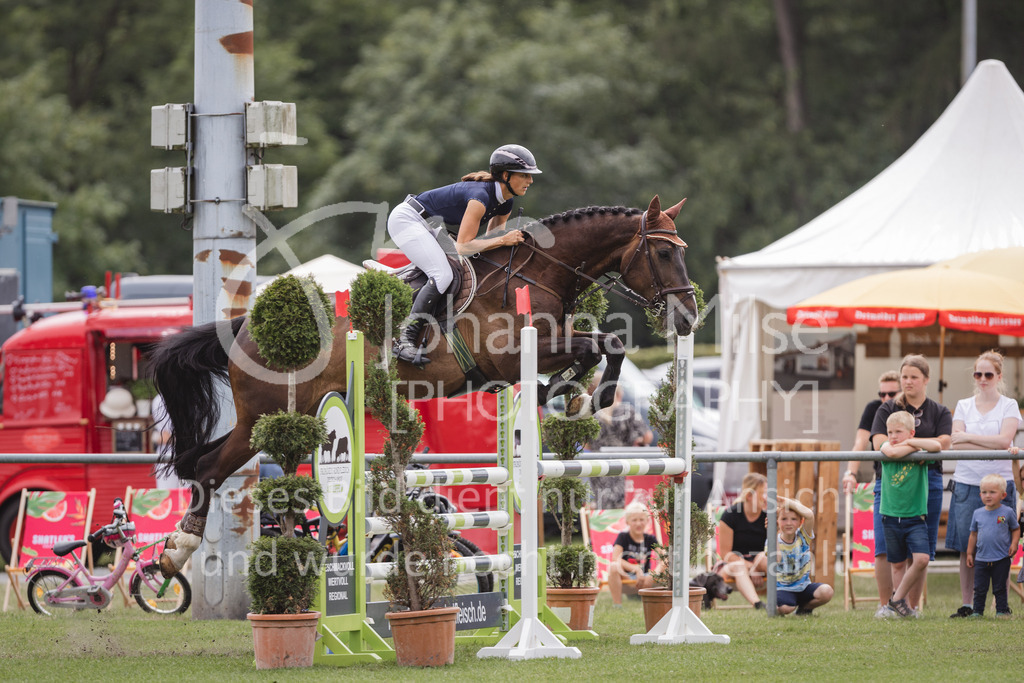 230714_LC_Stil-L-544 | Deine schönsten Turniermomente als professionelle Fotos! Entdecke hochwertige Pferdesport-Fotografie im Online-Shop. Jetzt Fotos finden & bestellen!