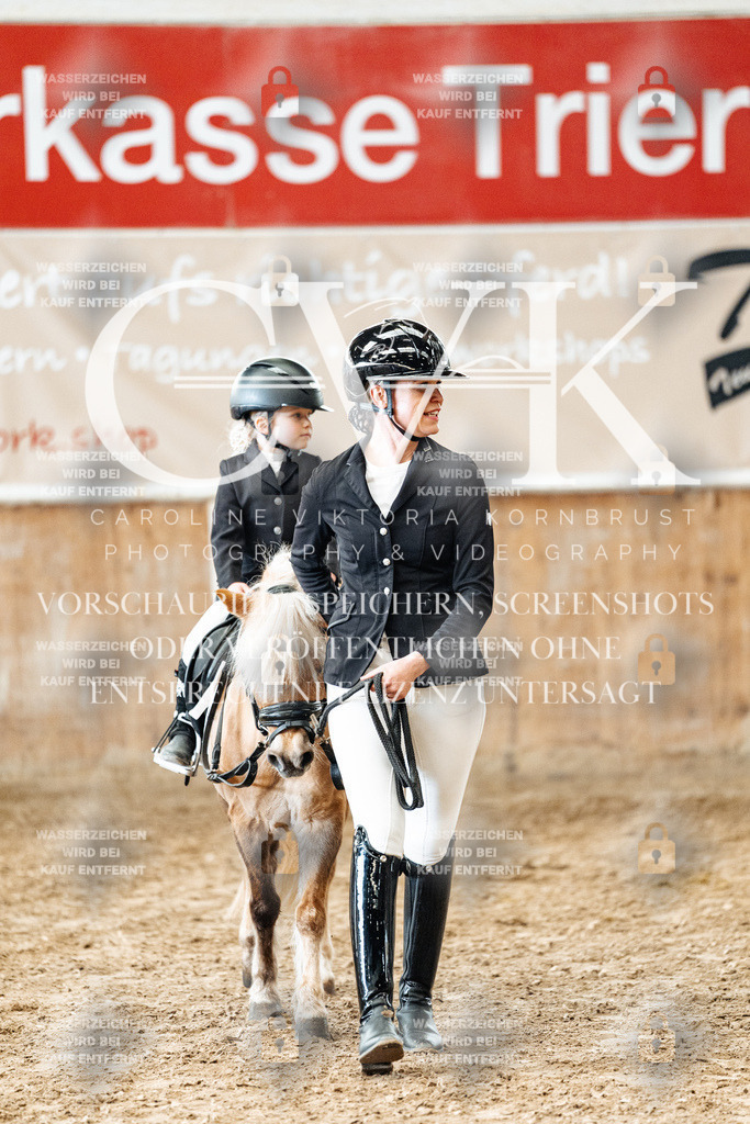 CK905965 | Turnierfotografie Pferdefotografie Trier Rheinland-Pfalz Pferdesport Reitsport Tierfotografie Sportfotografie Pferdevideo Pferdevideografie Equestrianvideography equestrianphotography  - Realisiert mit Pictrs.com