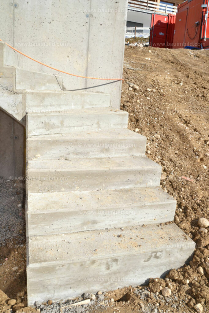 bib-lg04-betonarbeiten-treppen-0772 | Nach LV-Leistungsgruppen sortierte Detailfotos über den Bau eines Hauses. Alle Hausbau-Bilder direkt vom Urheber und Autor der Website Haus-Selber-Bauen.com