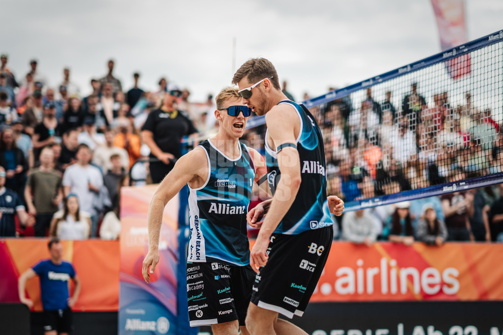 Beachvolleyball | Männer | German Beach Tour 2024 | Tourstop Düsseldorf | 18.05.2024 | v.l. Jonas Reinhardt und Milan Sievers