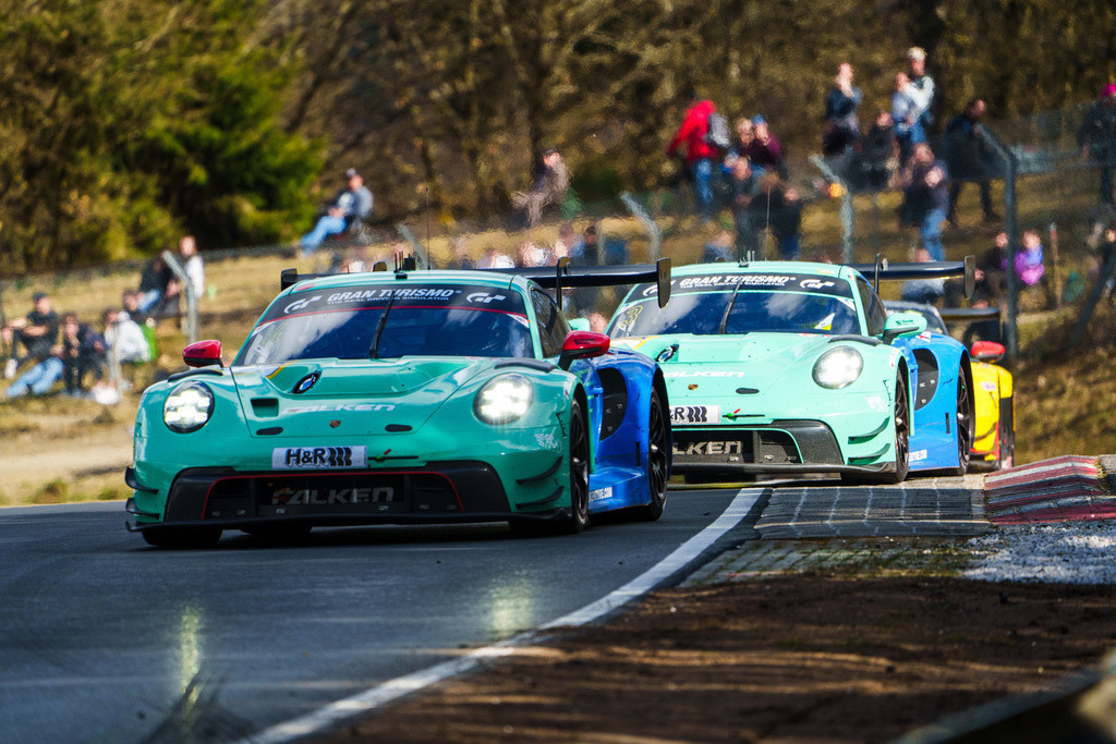 Nürburgring Langstrecken Serie (NLS) | 22.03.2025 Nürburgring Langstrecken Serie (NLS), Nürburgring,Deutschland, Bild: # 4, Falken Motorsports, Boccolacci Dorian, Menzel Nico, ,  im Porsche 911 GT3 R # 3, Falken Motorsports, Müller Sven, Schuring Morris, ,  im Porsche 911 GT3 R - Realisiert mit Pictrs.com