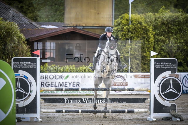 DOS_1089 | Entdecke hochwertige Reitturnierfotos von Foto Oger. Professionell, emotional und authentisch – jetzt Lieblingsmomente im Shop bestellen. - Realized with Pictrs.com