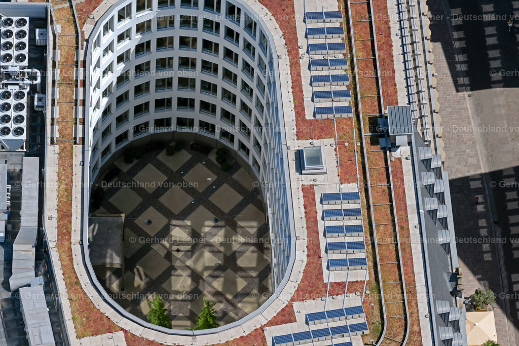 4029982 | BREMEN 01.06.2020 Banken- Verwaltungsgebäude des Finanzdienstleistungs- Unternehmens BLB - Bremer Landesbank - Kreditanstalt Oldenburg in Bremen, Deutschland. Weiterführende Informationen bei: Caruso St John Architects,  Norddeutsche Landesbank - Girozentrale -. // Banking administration building of the financial services company BLB - Bremer Landesbank - Kreditanstalt Oldenburg in Bremen, Germany. Further information at: Caruso St John Architects,  Norddeutsche Landesbank - Girozentrale -. Foto: Gerhard Launer