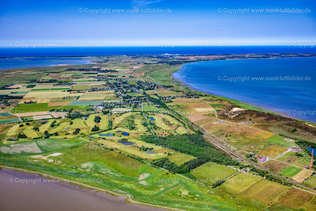 Sylt_Morsum_Golfclub_Morsum_auf_Sylt_ELS_3864210625 | MORSUM 21.06.2025 Gelände des Golfplatz " Golfclub Morsum " in Morsum auf der Insel Sylt im Bundesland Schleswig-Holstein, Deutschland. // Grounds of the Golf course at " Golfclub Morsum " in Morsum at the island Sylt in the state Schleswig-Holstein, Germany. Foto: Martin Elsen