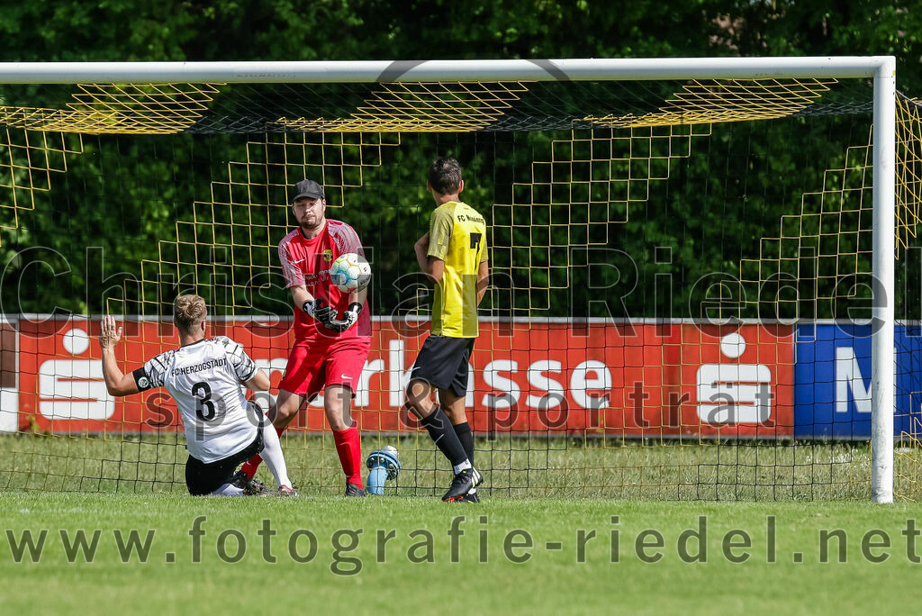 2023-07-09_091_FC_Moosinning_II_gegen_FC_Herzogstadt | Moosinning, Deutschland, 09.07.2023:
Fußball, Kreisliga 2023 / 2024, Testspiel, FC Moosinning II gegen FC Herzogstadt, Endergebnis: 2:1

Foto: Christian Riedel / fotografie-riedel.net