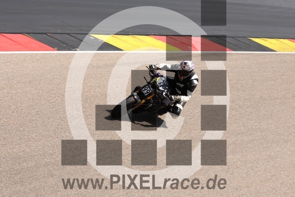 0099-20250526_02474 | Schöne Erinnerungen an spannende Momente - das festzuhalten ist unser Job. PIXELrace.de ist seit 2003 auf den Rennstrecken Europas unterwegs um die Action draußen beim Fahren und die wunderbare Stimmung imm Fahrerlager für euch einzufangen.