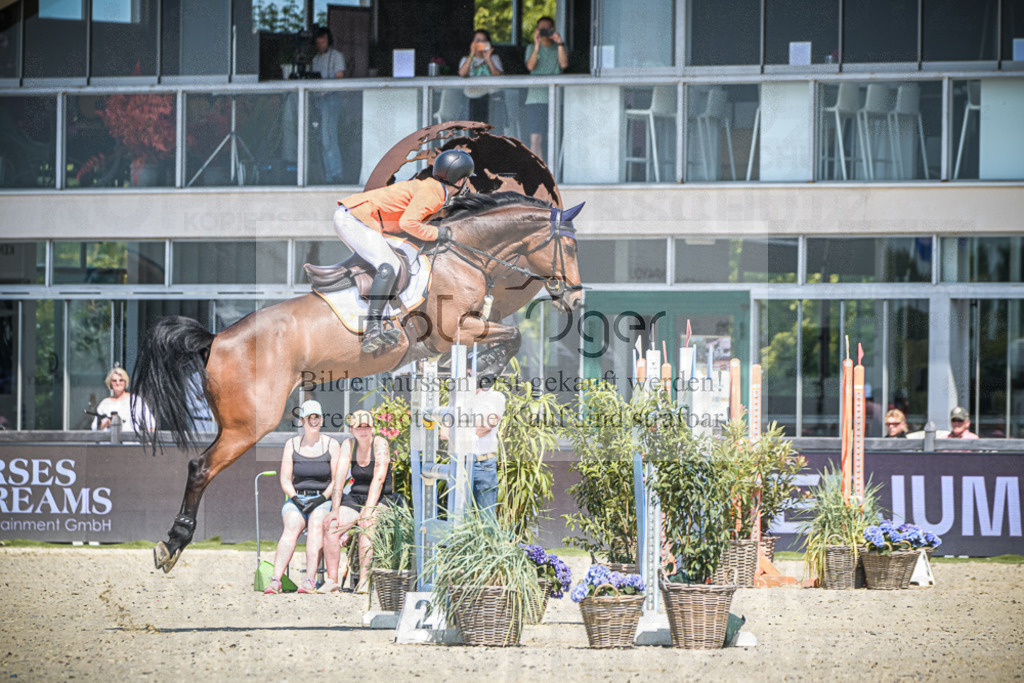 DOS_4947 | Entdecke hochwertige Reitturnierfotos von Foto Oger. Professionell, emotional und authentisch – jetzt Lieblingsmomente im Shop bestellen.Deutschlandweite Turnierfotografie. - Realisiert mit Pictrs.com
