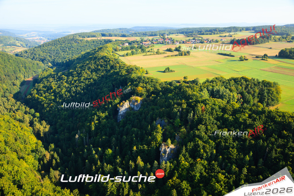 Die Luftaufnahme Wunkendorf - Weismain wurde vom UL-Flugzeug (keine Drohne) aus fotografiert.Hohe Druck- Auflösung-die Geschenkidee!