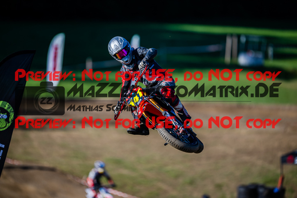 MaZZes_FotoMatrix_220903_9817 | S2