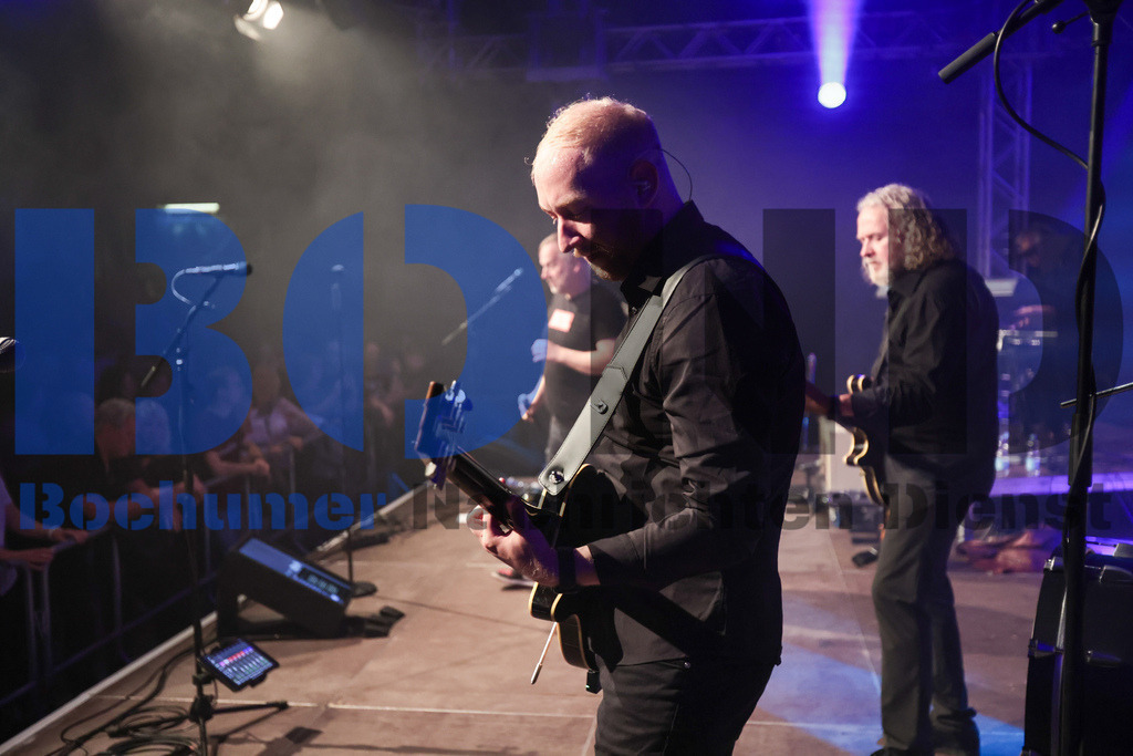 SES_GEBZFR20250828-64 | bond - Realisiert mit Pictrs.com