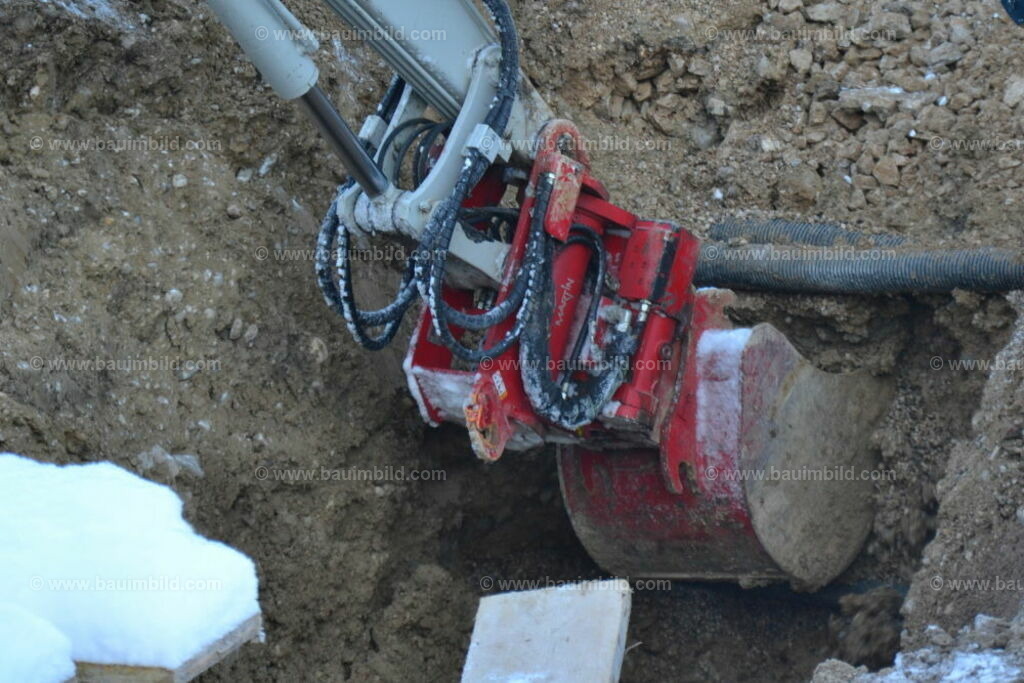 bib-lg02-erdarbeiten-0205 | Nach LV-Leistungsgruppen sortierte Detailfotos über den Bau eines Hauses. Alle Hausbau-Bilder direkt vom Urheber und Autor der Website Haus-Selber-Bauen.com