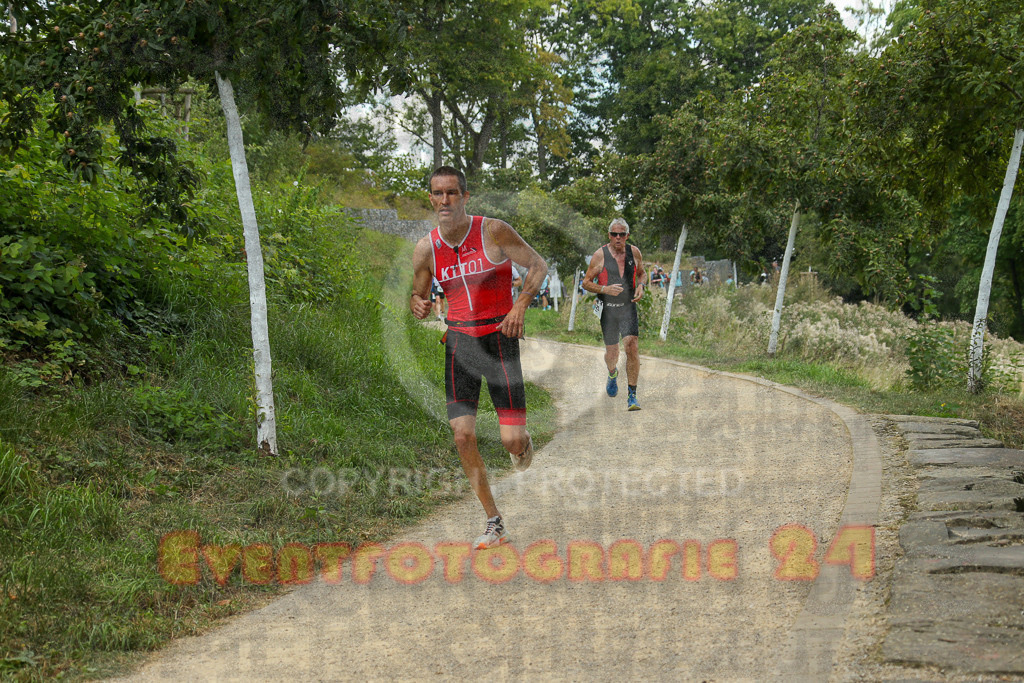 250824_1350_EX1_3903 | Sportfotografie im Rhein-Sieg Kreis, Köln, Bonn, NRW, Rheinland Pfalz, Hessen, etc. Unser Tätigkeitsfeld umfasst den Laufsport vom Volkslauf über den Marathon, Duathlon, Triathon bis zum Ultralauf wie Kölnpfad Ultra oder Schindertrail.